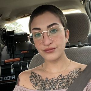 Meet your Posher, Ariana